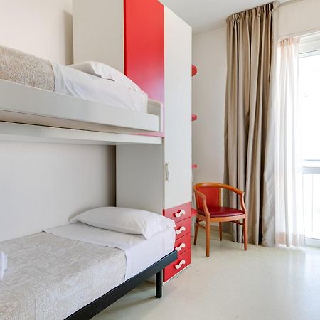 Hotel La Perla Rimini Bagian luar foto