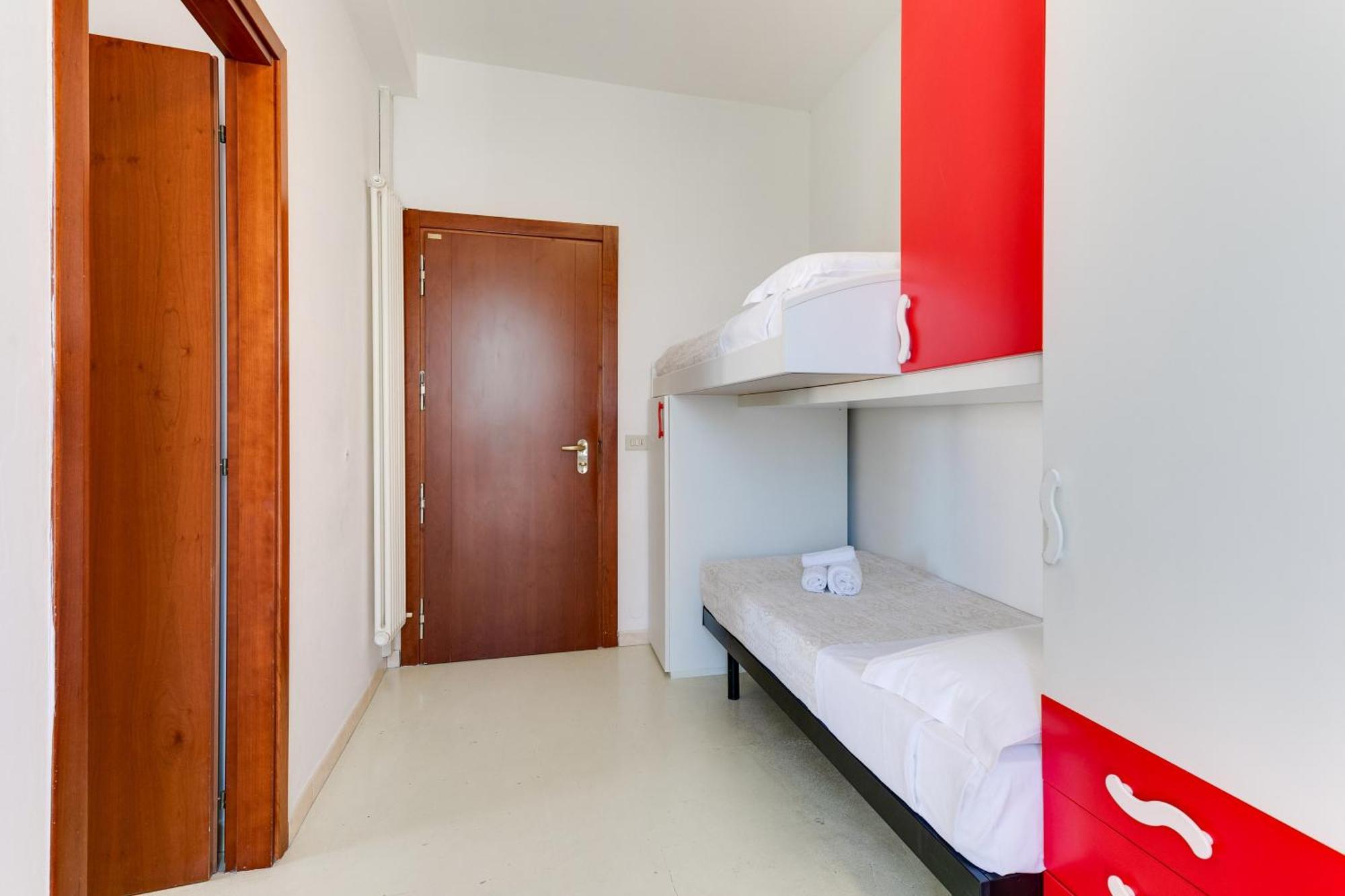 Hotel La Perla Rimini Bagian luar foto