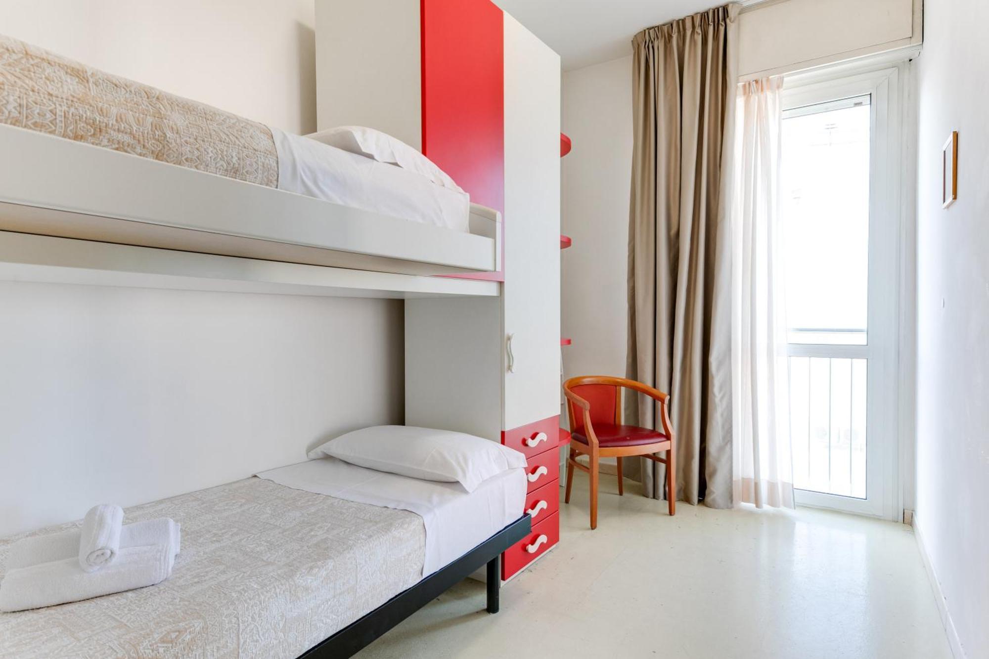 Hotel La Perla Rimini Bagian luar foto