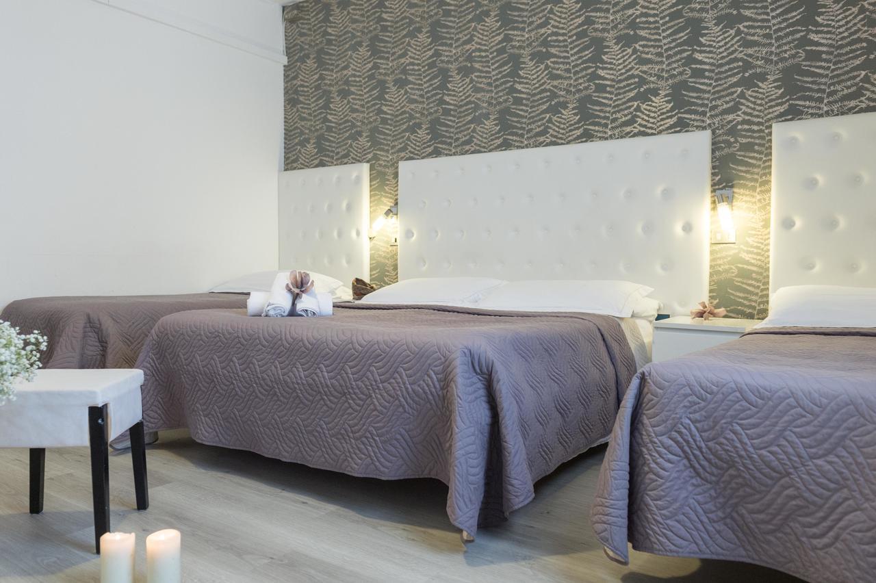 Hotel La Perla Rimini Bagian luar foto