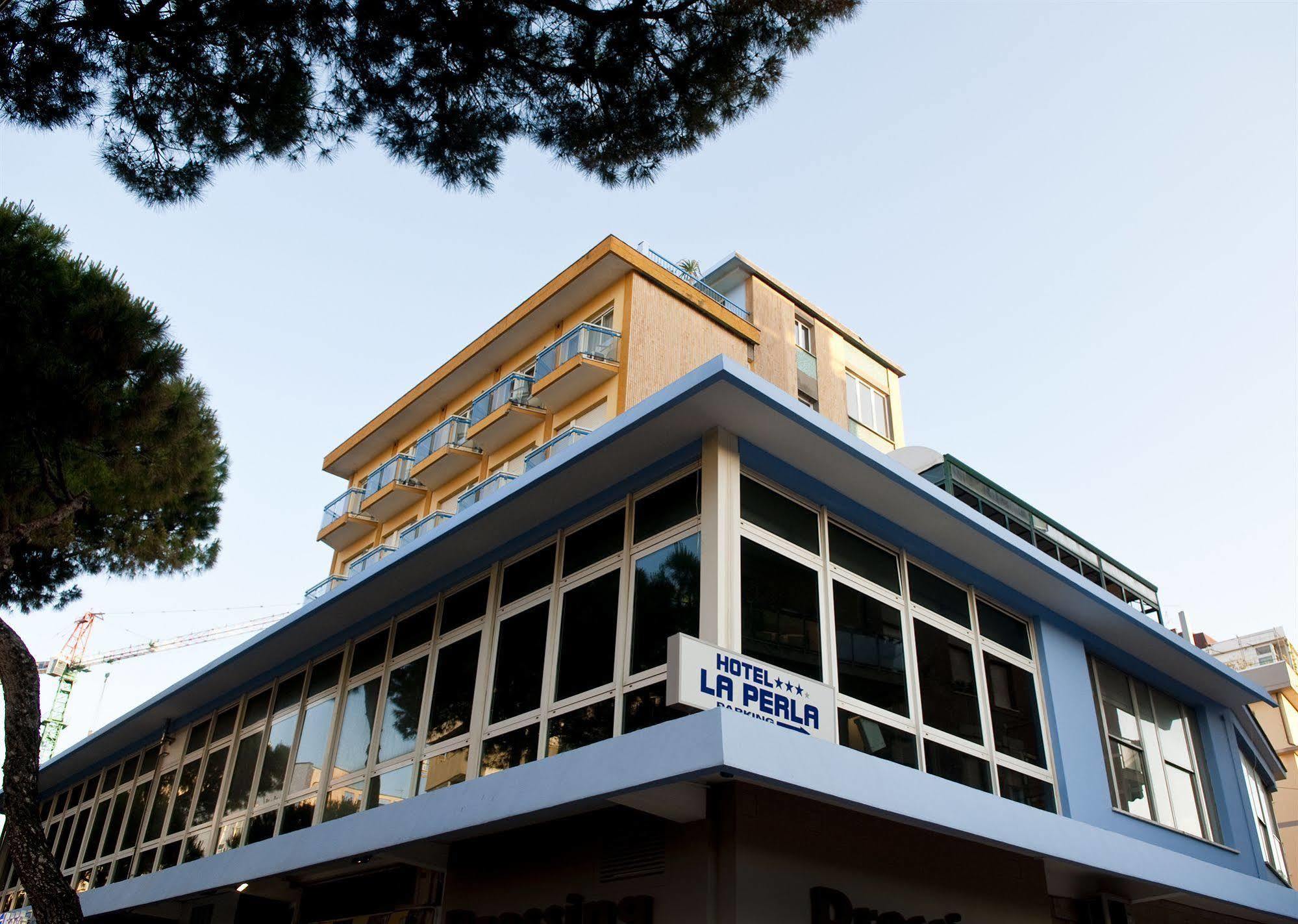 Hotel La Perla Rimini Bagian luar foto